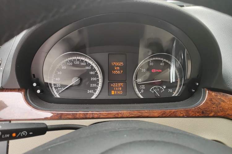 Used Mercedes-Benz Viano 2011 2.5L Prestige Edition Instrument Cluster