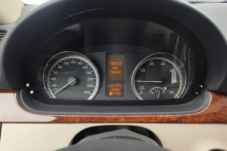 Used Mercedes-Benz Viano 2011 2.5L Luxury Edition Instrument Cluster