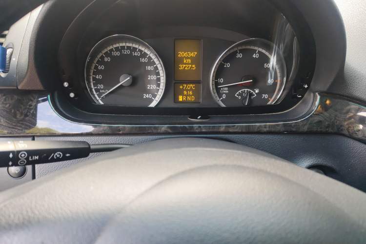 Used Mercedes-Benz Viano 2011 3.5L 125th Anniversary Edition 7 Seats Instrument Cluster