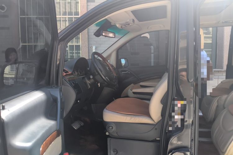 Used Mercedes-Benz Viano 2011 3.5L 125th Anniversary Edition 6 Seats Left Front Seat