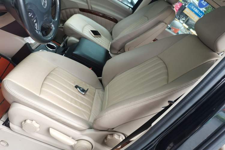 Used Mercedes-Benz Viano 2011 2.5L Luxury Edition Left Front Seat