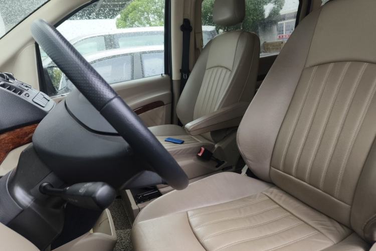 Used Mercedes-Benz Viano 2011 2.5L Luxury Edition Left Front Seat