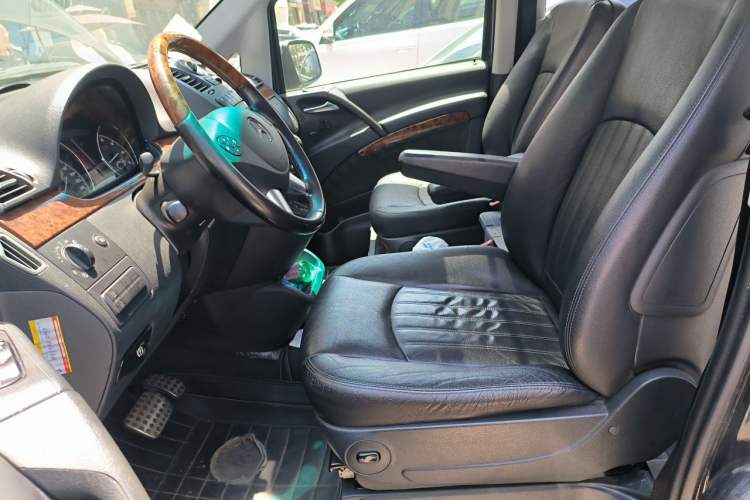 Used Mercedes-Benz Viano 2011 3.5L 125th Anniversary Edition 7 Seats Left Front Seat