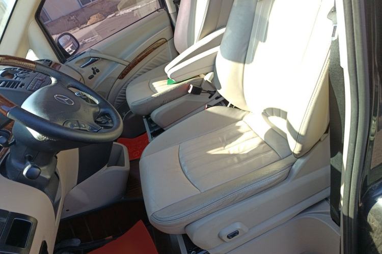 Used Mercedes-Benz Viano 2011 2.5L Prestige Edition Left Front Seat