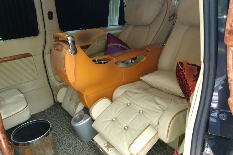 Used Mercedes-Benz Viano 2011 3.5L 125th Anniversary Edition 6 Seats Left Rear Seat