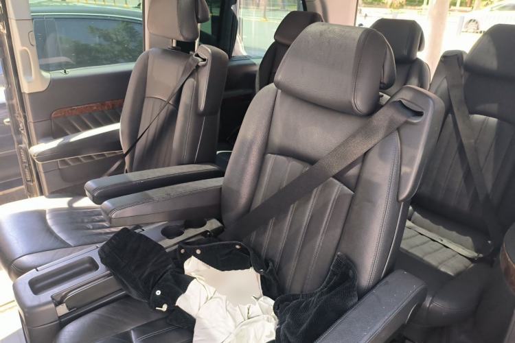 Used Mercedes-Benz Viano 2011 3.5L 125th Anniversary Edition 7 Seats Left Rear Seat