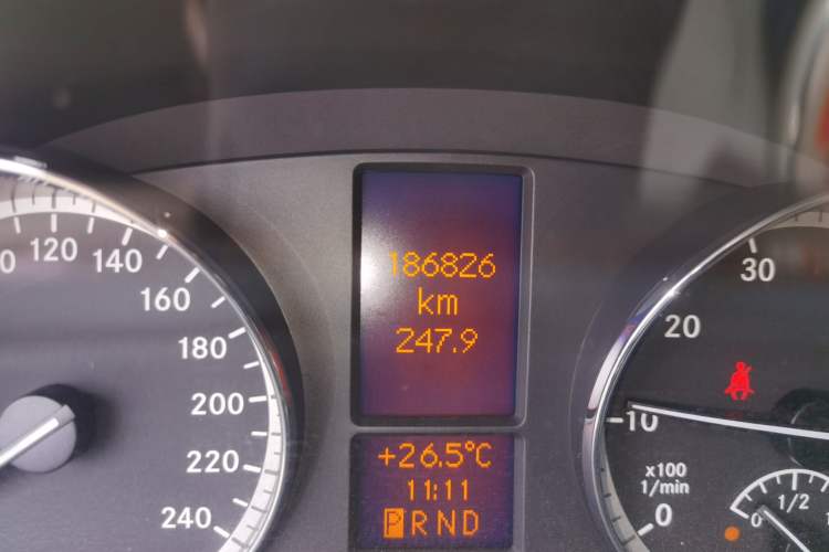 Used Mercedes-Benz Viano 2011 2.5L Navigator Edition Odometer Close Up