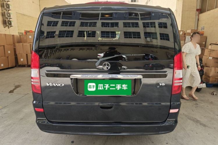 Used Mercedes-Benz Viano 2011 2.5L Navigator Edition Rear