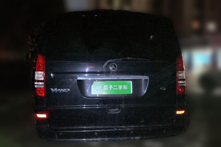Used Mercedes-Benz Viano 2011 2.5L Luxury Edition Rear