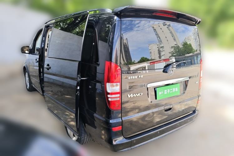 Used Mercedes-Benz Viano 2011 2.5L Navigator Edition Rear Left 45 Deg