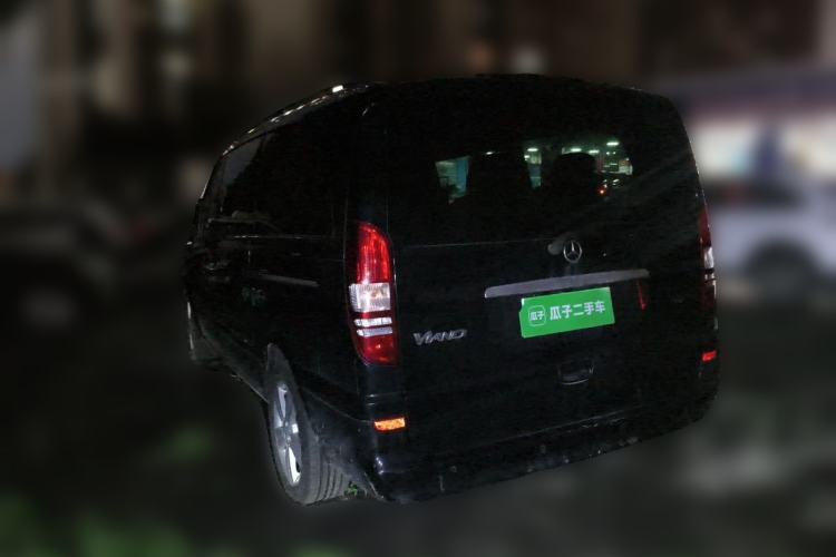 Used Mercedes-Benz Viano 2011 2.5L Luxury Edition Rear Left 45 Deg