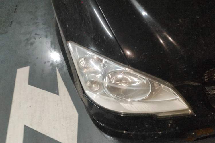 Used Mercedes-Benz Viano 2011 2.5L Navigator Edition Right Front Headlight