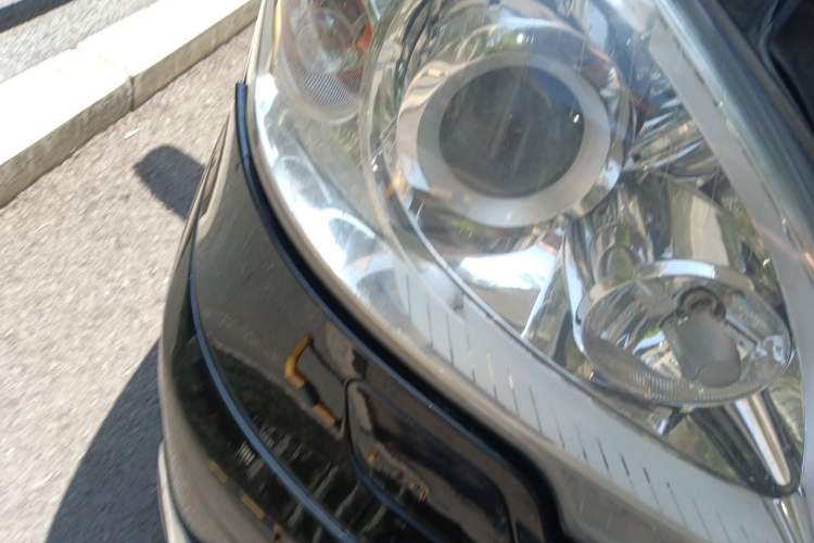 Used Mercedes-Benz Viano 2011 3.5L 125th Anniversary Edition 6 Seats Right Front Headlight