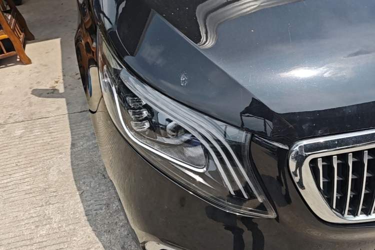 Used Mercedes-Benz Viano 2011 2.5L Navigator Edition Right Front Headlight