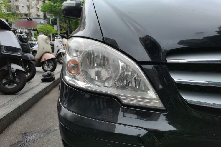 Used Mercedes-Benz Viano 2011 2.5L Luxury Edition Right Front Headlight