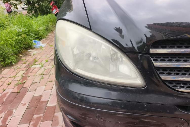 Used Mercedes-Benz Viano 2011 2.5L Prestige Edition Right Front Headlight