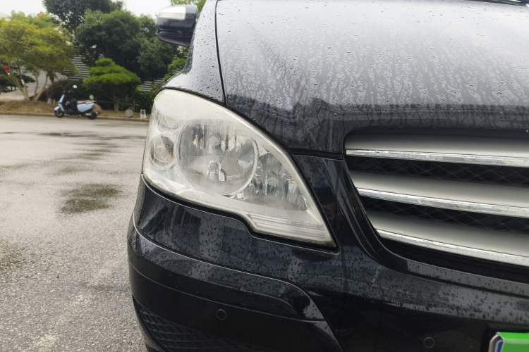 Used Mercedes-Benz Viano 2011 2.5L Luxury Edition Right Front Headlight