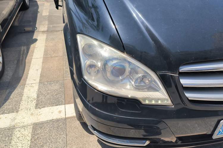 Used Mercedes-Benz Viano 2011 3.5L 125th Anniversary Edition 7 Seats Right Front Headlight