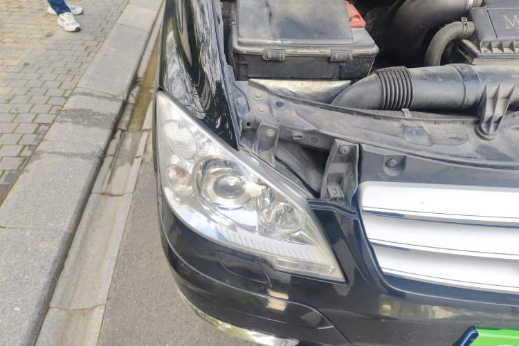 Used Mercedes-Benz Viano 2011 3.5L 125th Anniversary Edition 7 Seats Right Front Headlight