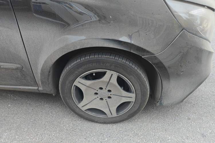Used Mercedes-Benz Viano 2011 2.5L Prestige Edition Right Front Wheel Hub