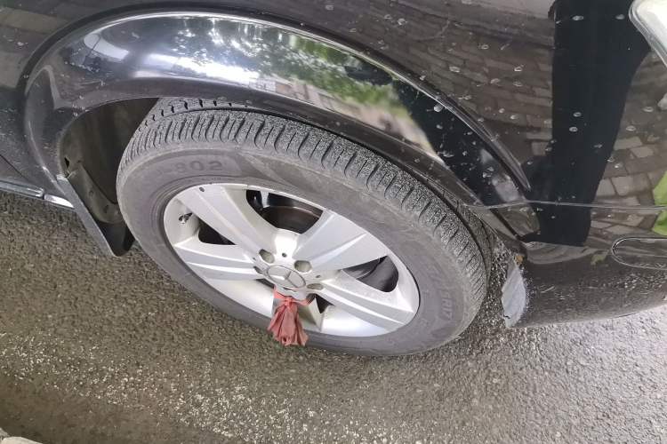 Used Mercedes-Benz Viano 2011 2.5L Luxury Edition Right Front Wheel Hub