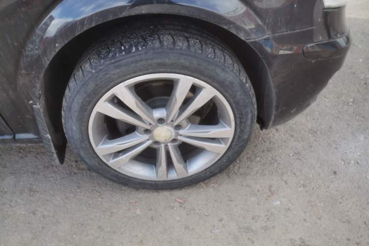 Used Mercedes-Benz Viano 2011 2.5L Navigator Edition Right Front Wheel Hub