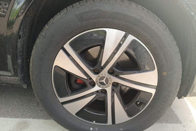 Used Mercedes-Benz Viano 2011 2.5L Navigator Edition Right Front Wheel Hub