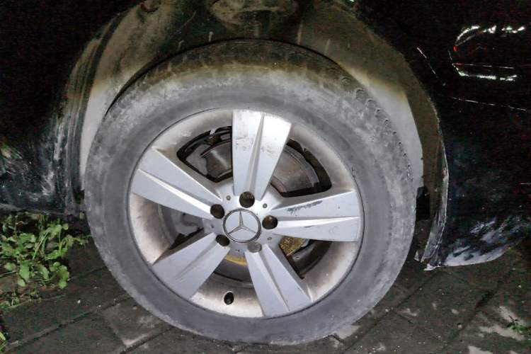 Used Mercedes-Benz Viano 2011 2.5L Luxury Edition Right Front Wheel Hub