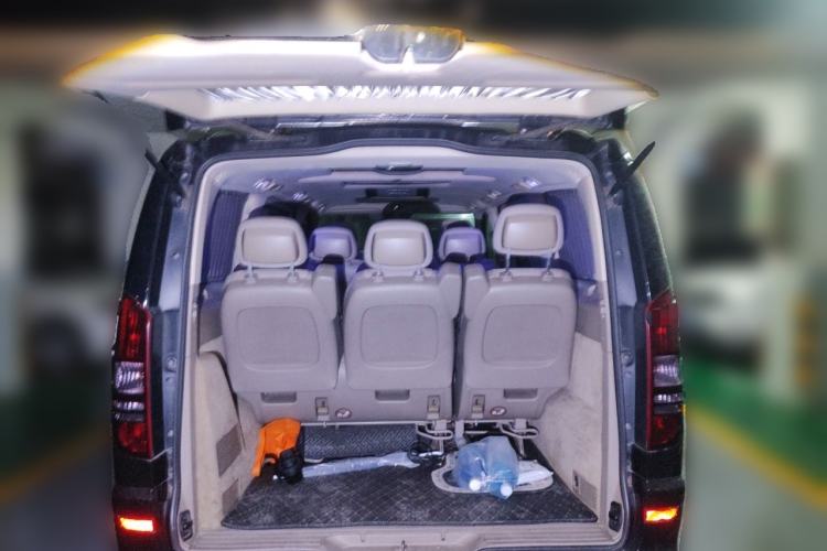 Used Mercedes-Benz Viano 2011 2.5L Navigator Edition Trunk