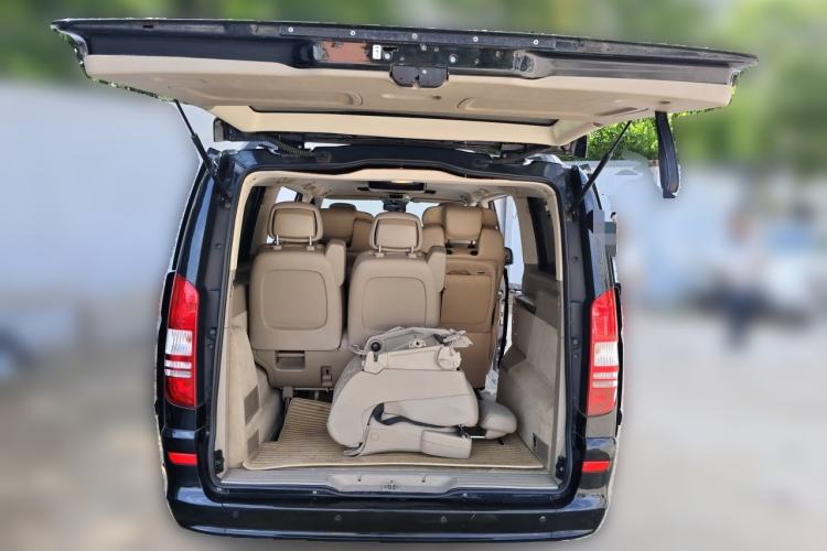 Used Mercedes-Benz Viano 2011 2.5L Navigator Edition Trunk