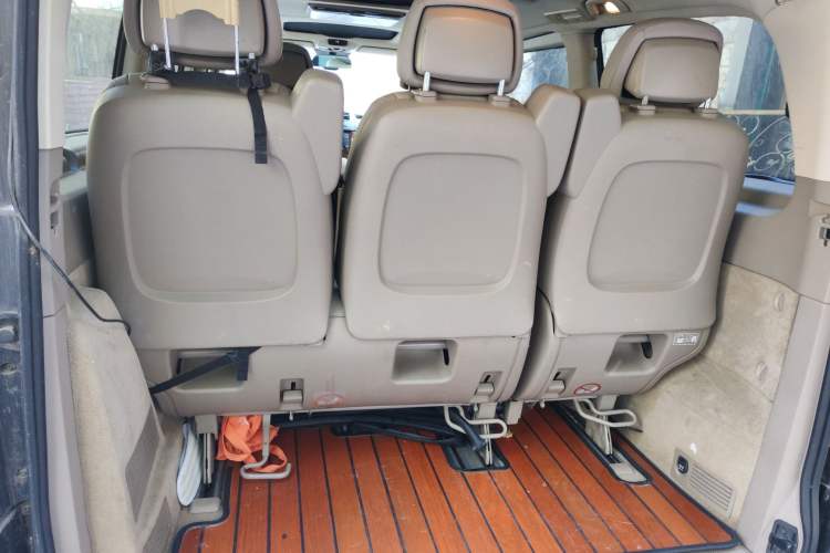 Used Mercedes-Benz Viano 2011 2.5L Navigator Edition Trunk