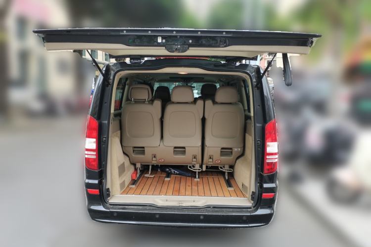 Used Mercedes-Benz Viano 2011 2.5L Luxury Edition Trunk
