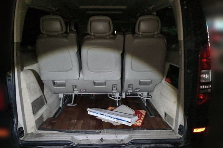 Used Mercedes-Benz Viano 2011 2.5L Luxury Edition Trunk