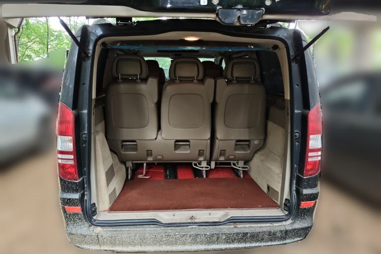 Used Mercedes-Benz Viano 2011 2.5L Luxury Edition Trunk