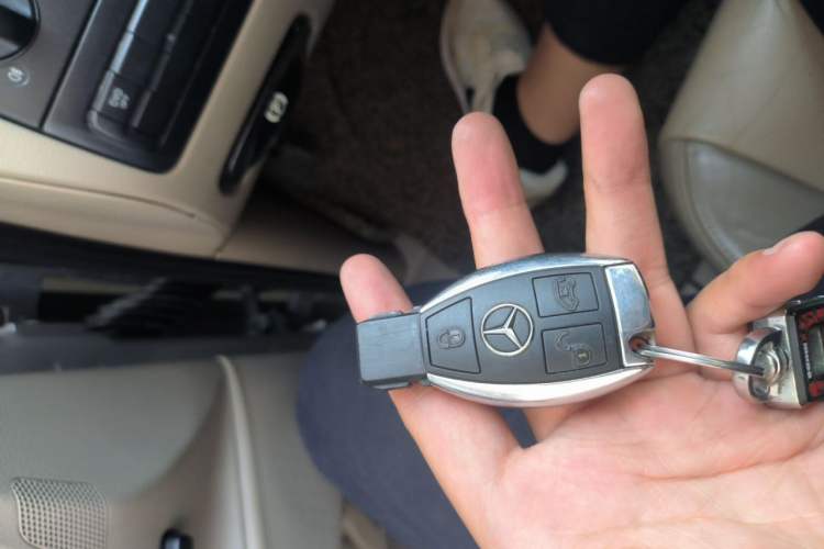 Used Mercedes-Benz Viano 2011 2.5L Navigator Edition Vehicle Key