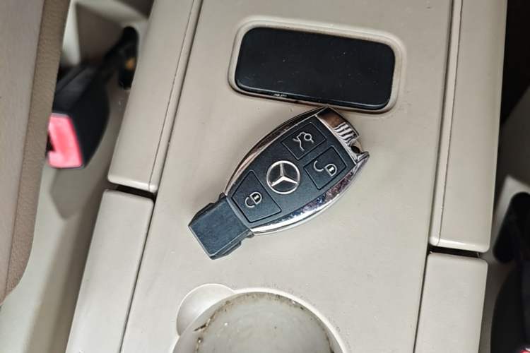 Used Mercedes-Benz Viano 2011 2.5L Navigator Edition Vehicle Key