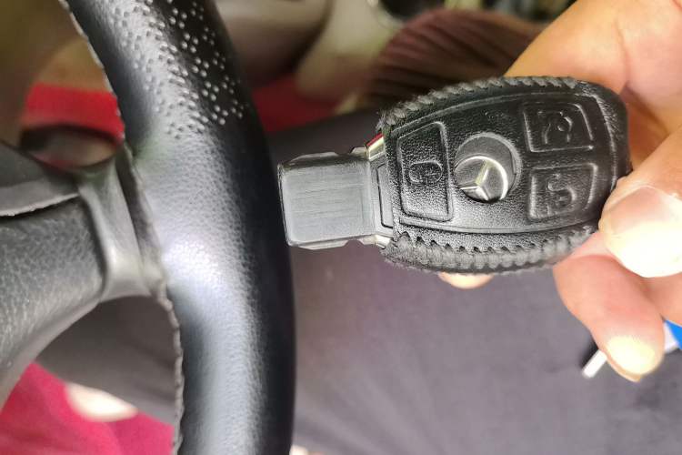 Used Mercedes-Benz Viano 2011 2.5L Luxury Edition Vehicle Key