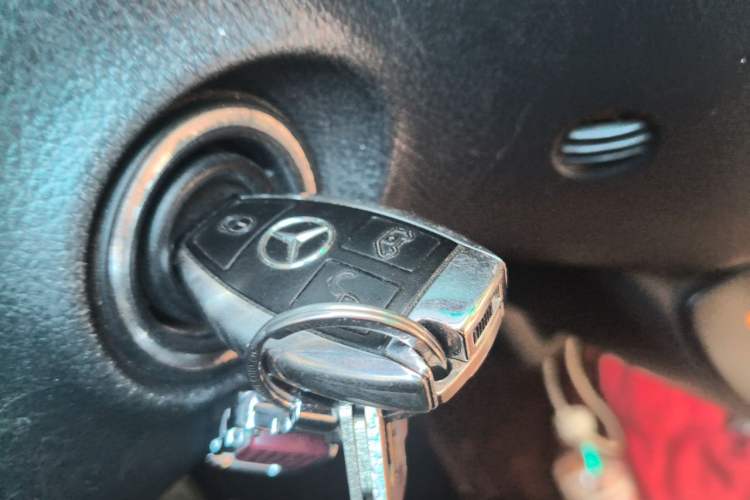 Used Mercedes-Benz Viano 2011 3.5L 125th Anniversary Edition 6 Seats Vehicle Key