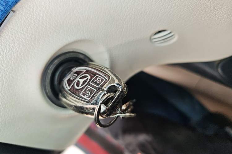 Used Mercedes-Benz Viano 2011 2.5L Luxury Edition Vehicle Key