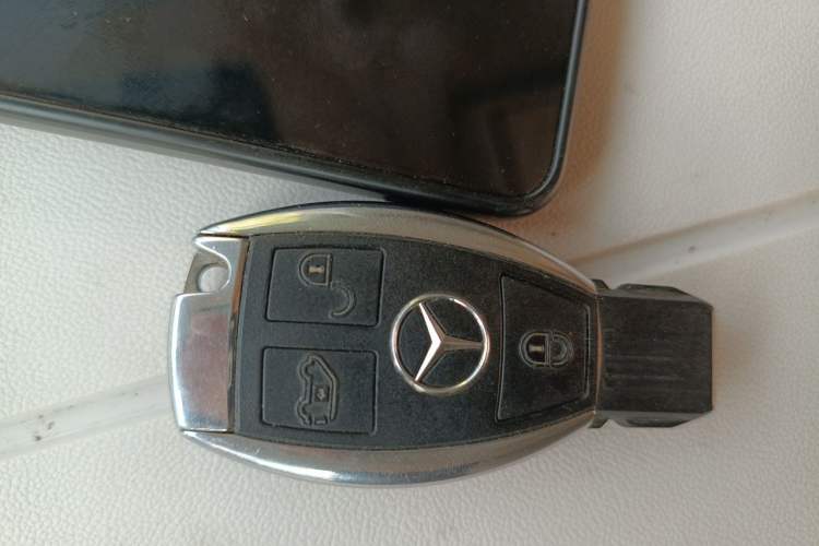 Used Mercedes-Benz Viano 2011 2.5L Navigator Edition Vehicle Key
