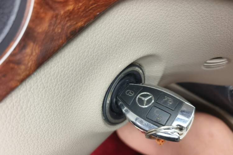 Used Mercedes-Benz Viano 2011 2.5L Prestige Edition Vehicle Key
