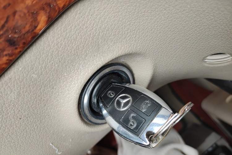 Used Mercedes-Benz Viano 2011 2.5L Prestige Edition Vehicle Key