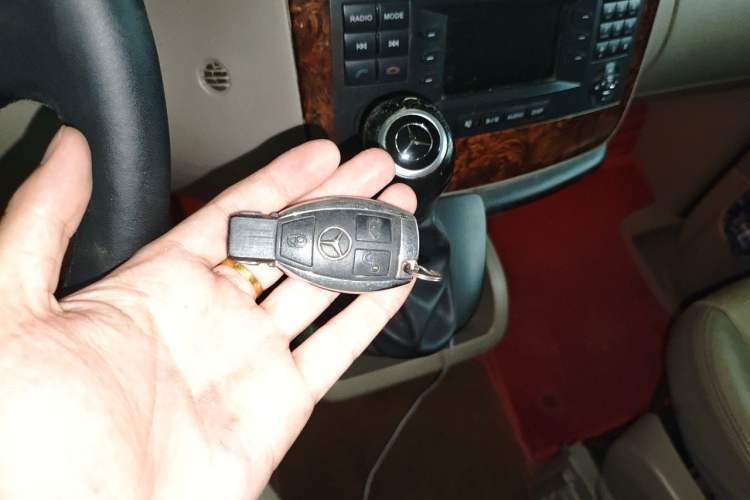 Used Mercedes-Benz Viano 2011 2.5L Luxury Edition Vehicle Key