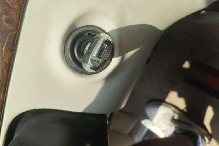 Used Mercedes-Benz Viano 2011 2.5L Prestige Edition Vehicle Key