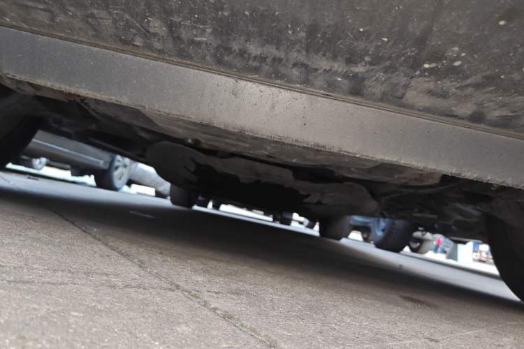 Used Mercedes-Benz Viano 2011 2.5L Luxury Edition Chassis Front