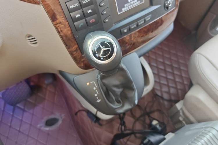 Used Mercedes-Benz Viano 2011 2.5L Luxury Edition Gear Lever