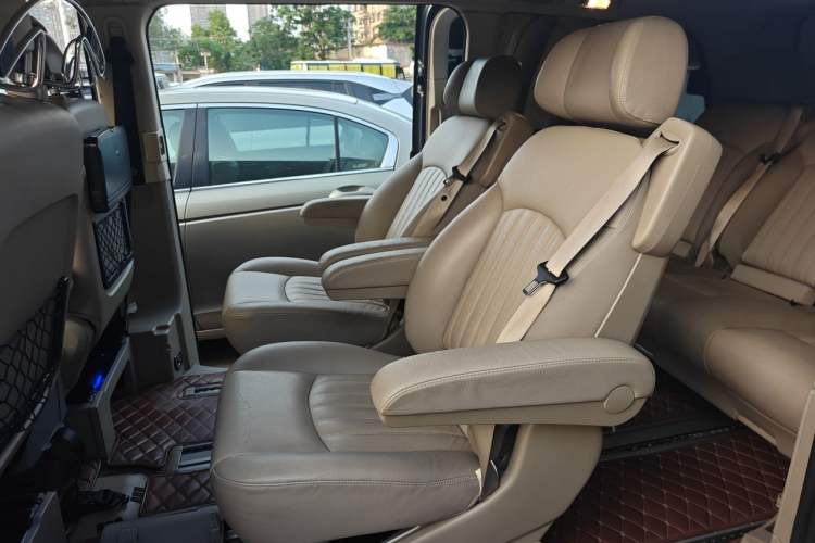 Used Mercedes-Benz Viano 2011 2.5L Luxury Edition Left Rear Seat