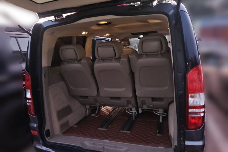 Used Mercedes-Benz Viano 2011 2.5L Luxury Edition Trunk