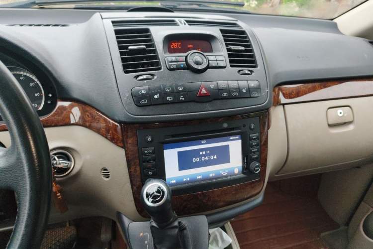Used Mercedes-Benz Viano 2011 2.5L Navigator Edition Audio And AC Panel