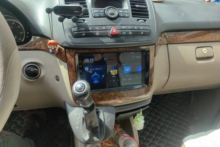 Used Mercedes-Benz Viano 2011 2.5L Prestige Edition Audio And AC Panel